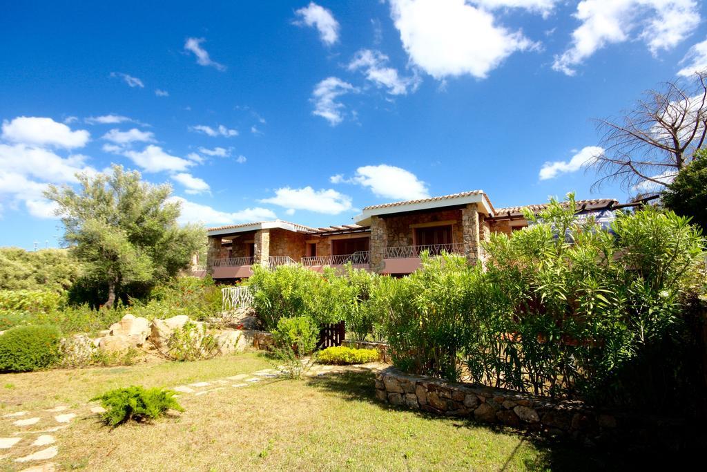 Residenze Dei Fiori Villa Porto Rotondo Exteriör bild