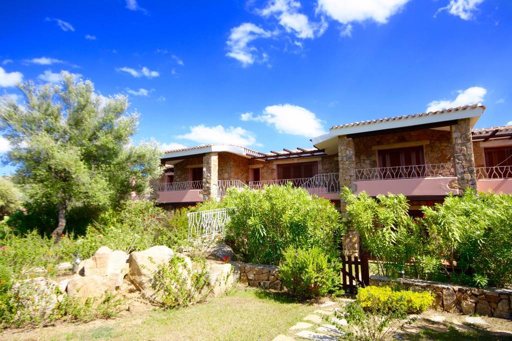 Residenze Dei Fiori Villa Porto Rotondo Exteriör bild