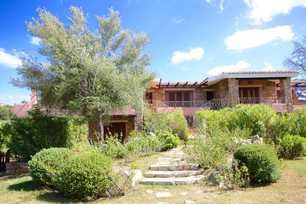 Residenze Dei Fiori Villa Porto Rotondo Exteriör bild