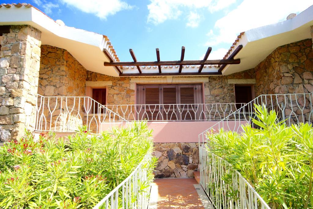 Residenze Dei Fiori Villa Porto Rotondo Exteriör bild