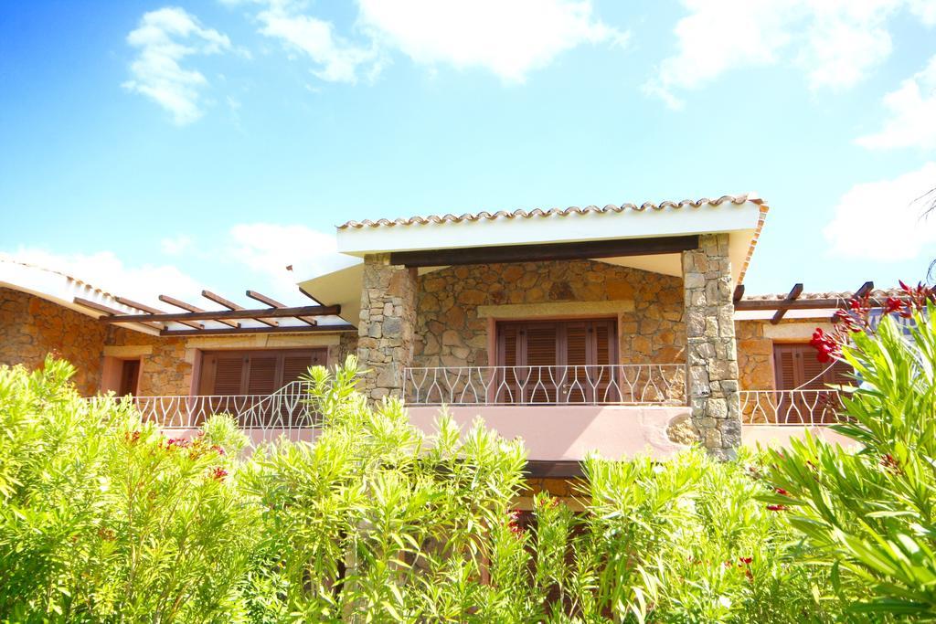 Residenze Dei Fiori Villa Porto Rotondo Exteriör bild