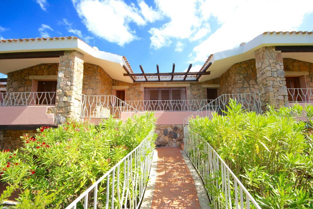 Residenze Dei Fiori Villa Porto Rotondo Exteriör bild