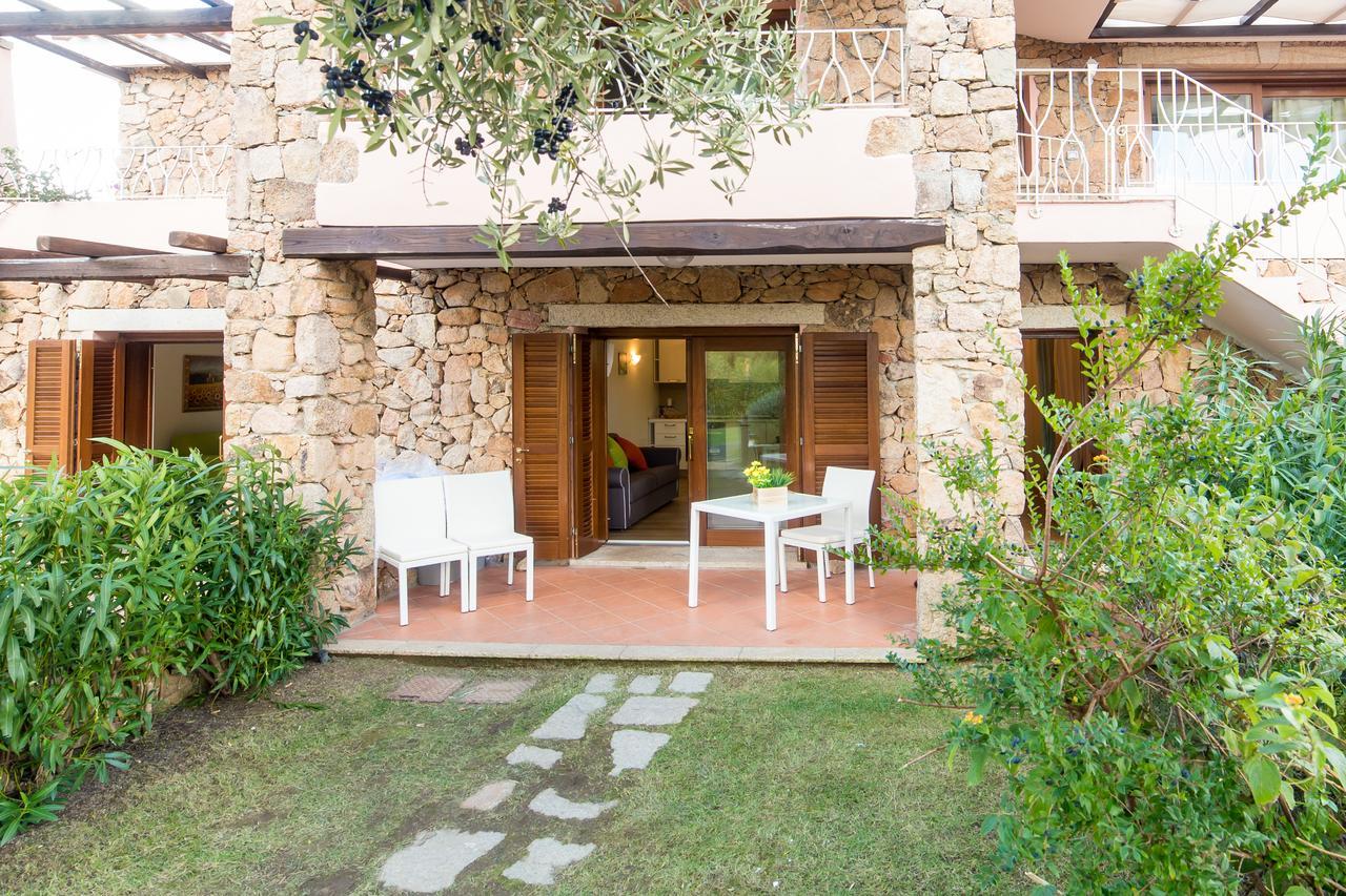 Residenze Dei Fiori Villa Porto Rotondo Exteriör bild
