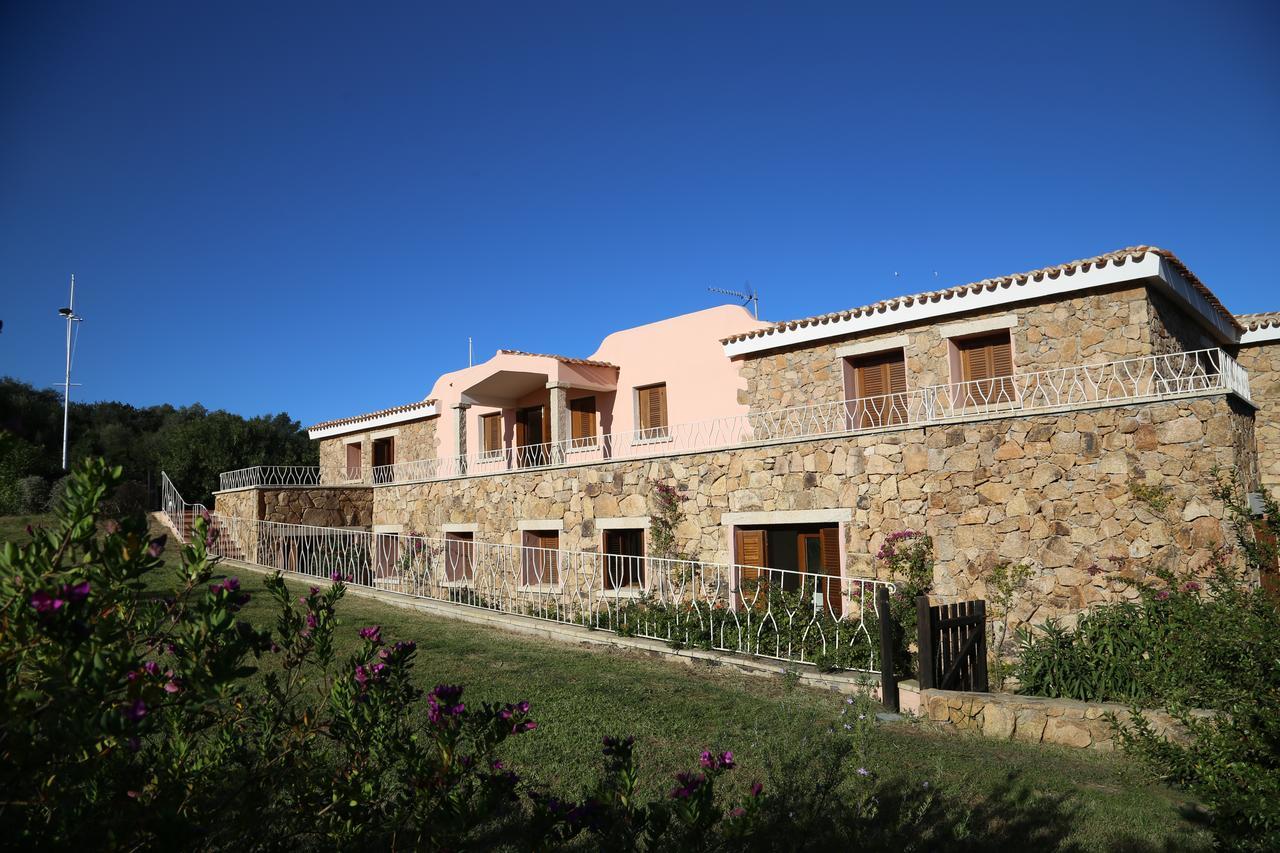 Residenze Dei Fiori Villa Porto Rotondo Exteriör bild